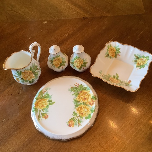 Royal Albert Yellow Tea Rose Vintage Royal Albert Yellow Tea Rose